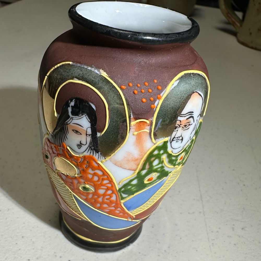 Vintage Satsuma Style Moriage Hand Painted Small Vase Made In Japan